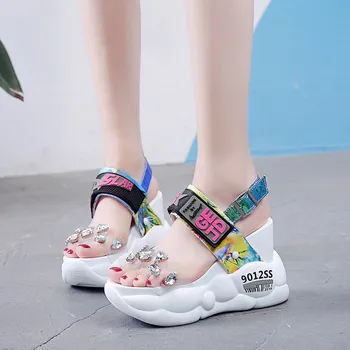 Uus Platvorm Värvilisi Kive PVC Sandaalid Naistele Paksu Suvel Moe Läbipaistev Kiilud Super Kõrged kontsad sandalias mujer