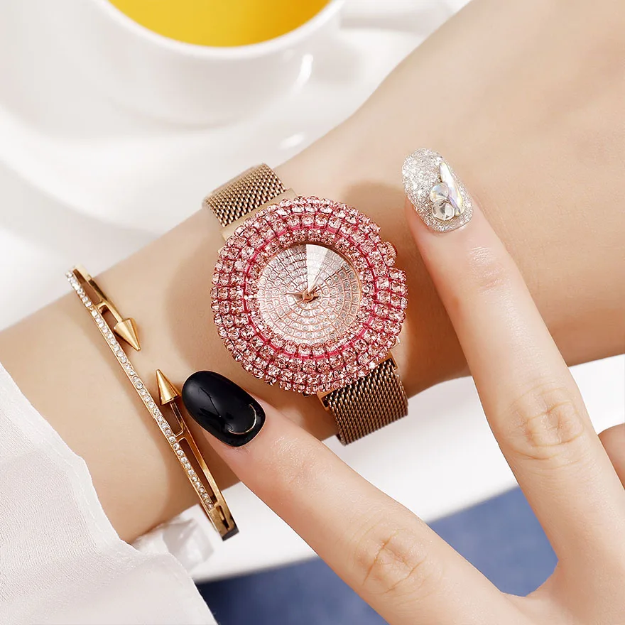 Full Crystal Dial Naiste Watch Suur Teemant Daamid Lilla Käevõru Randme Kellad Magnet Terasest Rihm Naine Luksus Rhinestone Kell